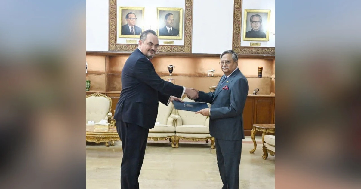 রাষ্ট্রপতির কাছে পরিচয়পত্র পেশ নতুন মার্কিন রাষ্ট্রদূতের