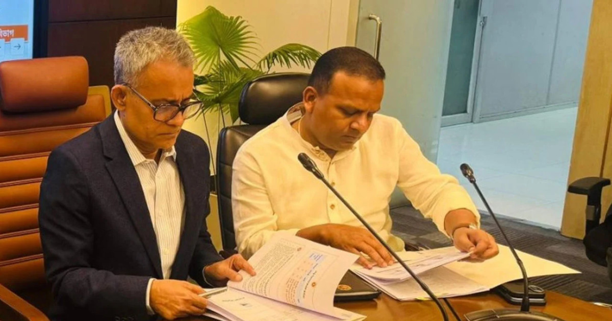 ঈদে পোশাক কারখানার ছুটি নিয়ে যা বলেন সড়কমন্ত্রী