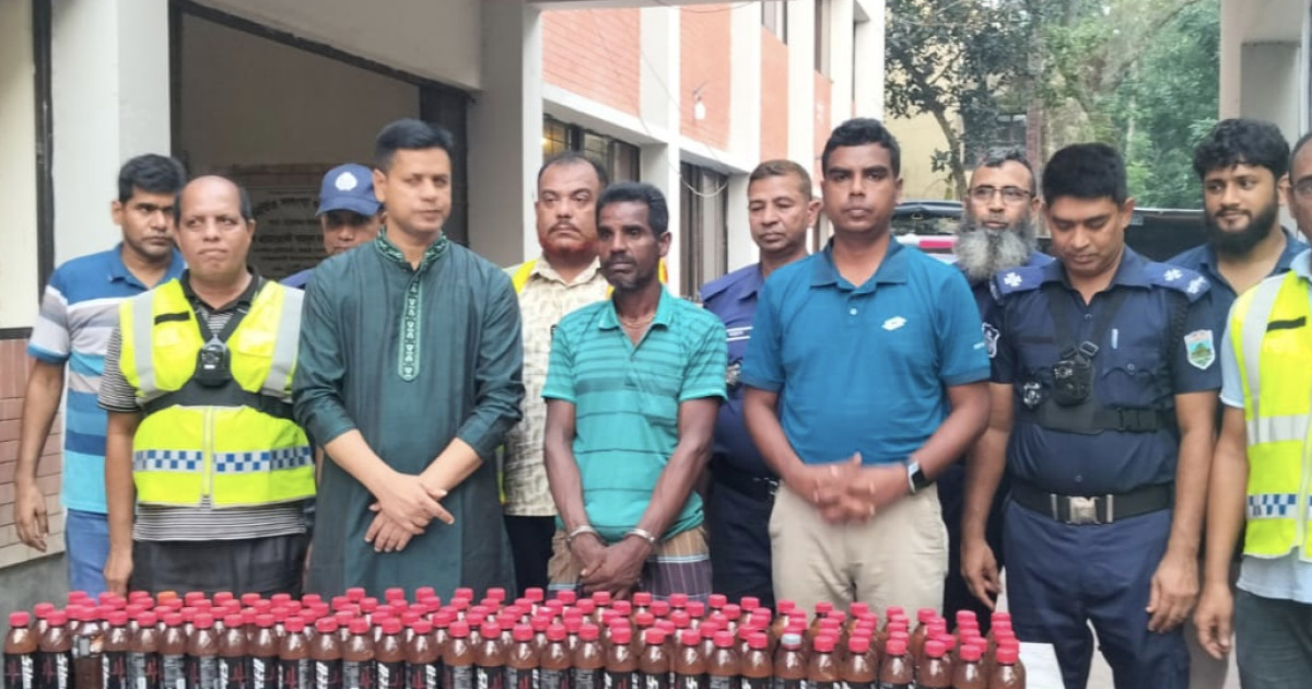 সলঙ্গায় ৮০০ লিটার চোলাই মদ উদ্ধার, আটক ১