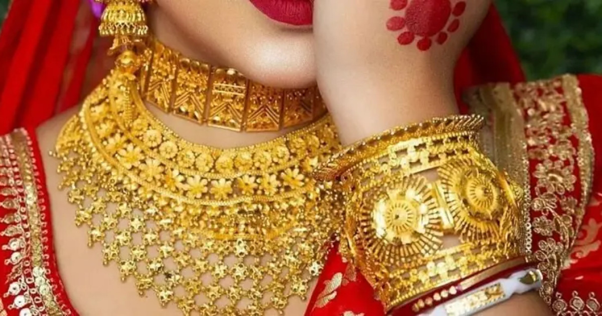 ২৪ ঘণ্টার ব্যবধানে দেশে সোনার দাম আরও কমলো, দুদিনে কমলো সাড়ে ৬ হাজার টাকা