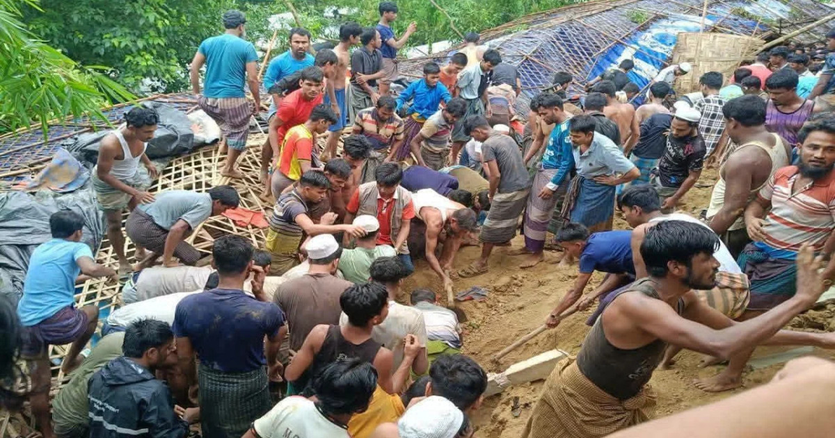 রোহিঙ্গা ক্যাম্পে ভয়াবহ পাহাড় ধস: মাদরাসা চাপা, নিহত ৫; উদ্ধার অভিযান অব্যাহত