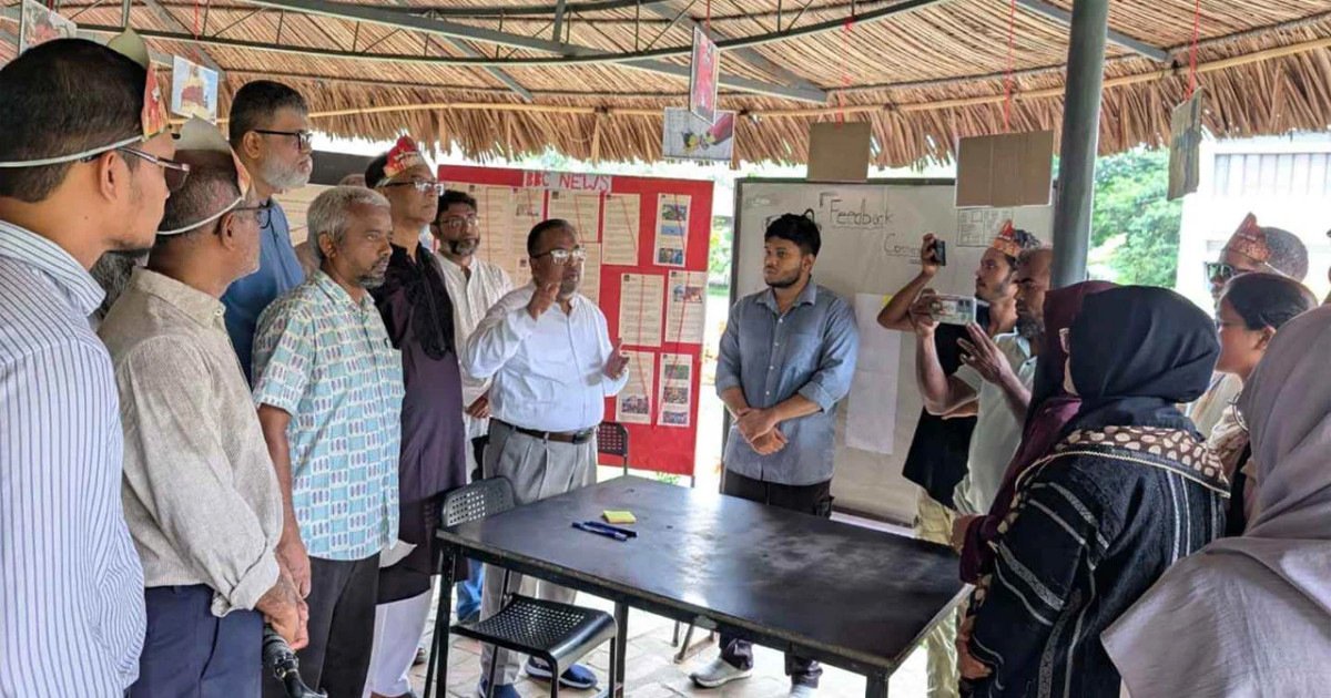 খুবিতে ‘খবরের পাতায় গণঅভ্যুত্থান ২৪’ শীর্ষক ফটো প্রদর্শনী