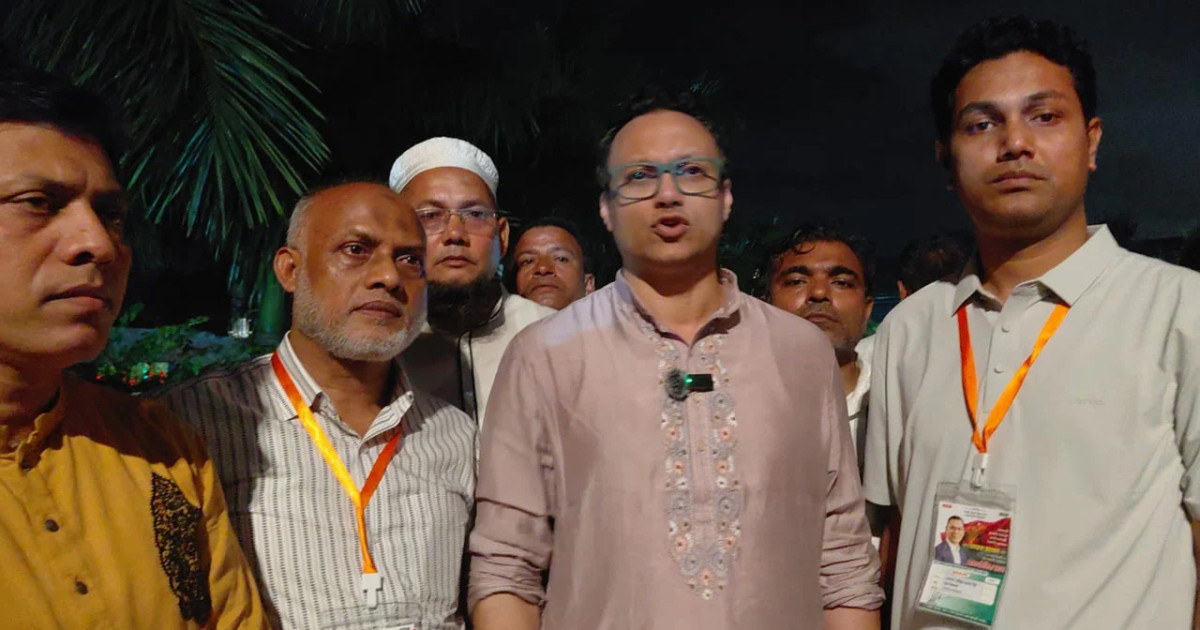 তৃণমূলকে ঐক্যবদ্ধ থেকে জনগণের পাশে থাকার নির্দেশ প্রধানমন্ত্রীর