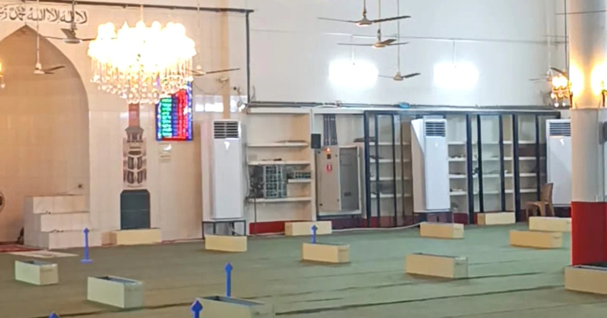 ঢাবি কেন্দ্রীয় মসজিদে চালু হলো ২১টি এসি